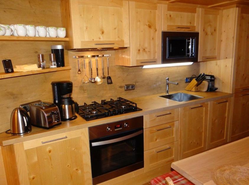 Chalet - Direkt Am 5 Sterne Campingplatz Aufenfeld Im Zillertal Mit Hallenbad Und Sauna Aschau Im Zillertal エクステリア 写真