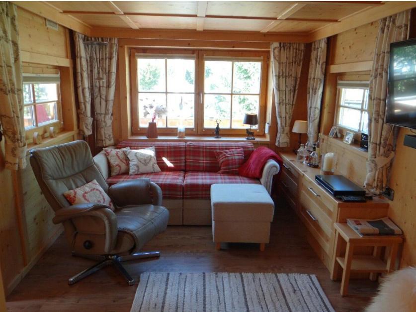 Chalet - Direkt Am 5 Sterne Campingplatz Aufenfeld Im Zillertal Mit Hallenbad Und Sauna Aschau Im Zillertal エクステリア 写真